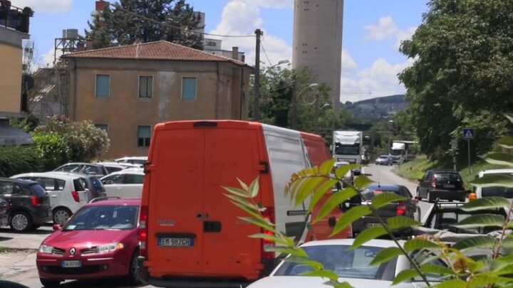 PROVINCIA, VIABILITÀ: STOP A MEZZI PESANTI SU STRADE PROVINCIALI INTORNO AD AREA PONTE ANAS CHIUSO SU SS 448