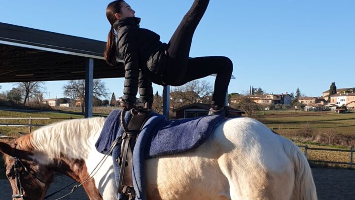 VOLTEGGIO EQUESTRE, UNA RISORSA PER I DISTURBI DEL COMPORTAMENTO ALIMENTARE