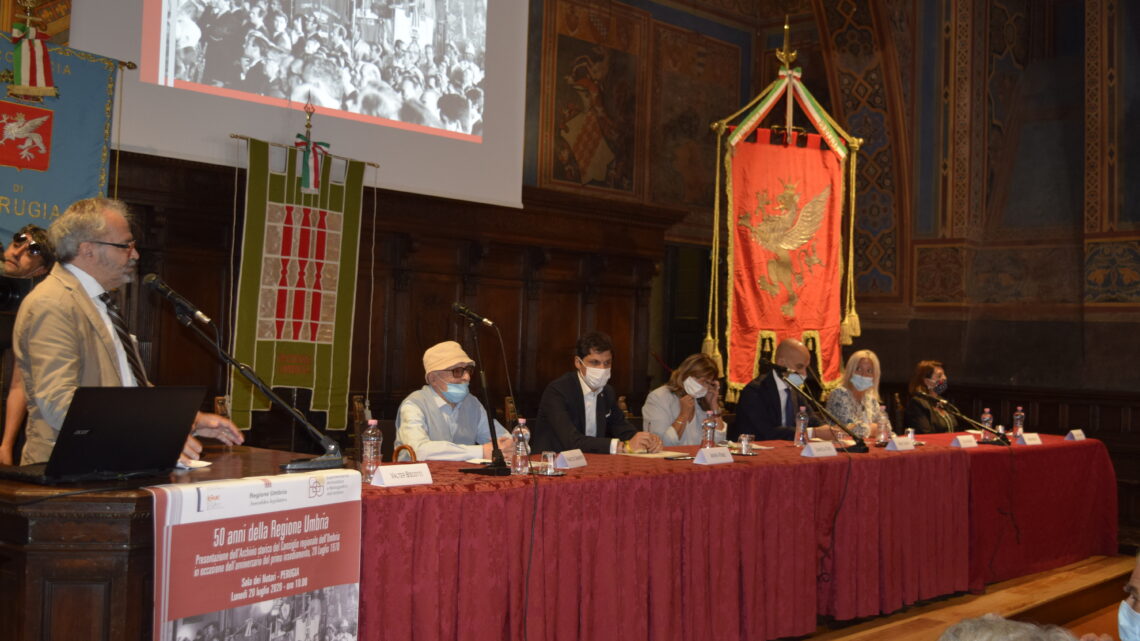 AFFARI ISTITUZIONALI: ALLA SALA DEI NOTARI LA CERIMONIA PER IL CINQUANTESIMO ANNIVERSARIO DELL’ISTITUZIONE DELLA REGIONE UMBRIA