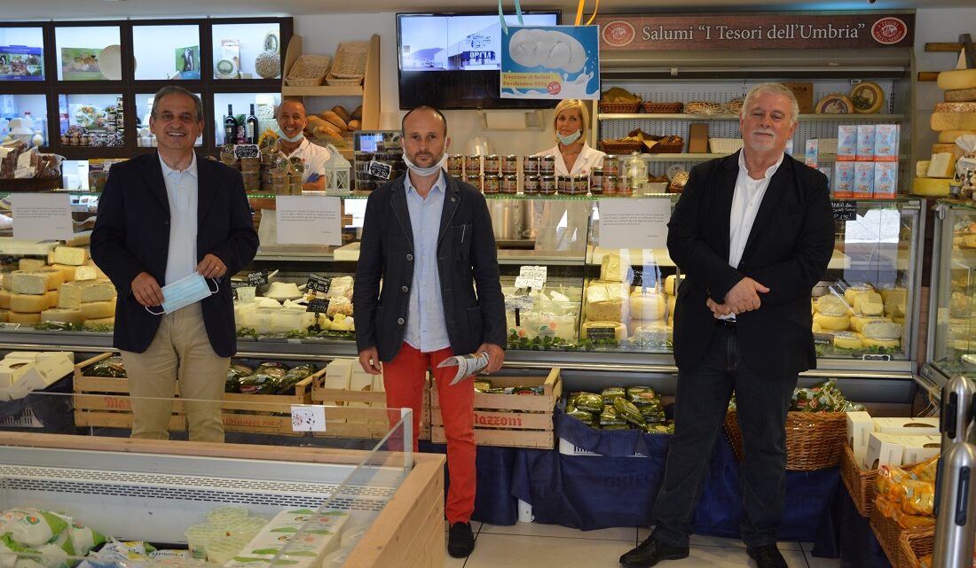 LA UILA UIL UMBRIA DONA PRODOTTI DEL TERRITORIO AL BANCO ALIMENTARE