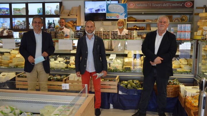 LA UILA UIL UMBRIA DONA PRODOTTI DEL TERRITORIO AL BANCO ALIMENTARE