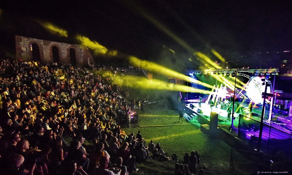 ‘GUBBIO OLTRE FESTIVAL’ ANCHE QUEST’ANNO NON RINUNCIA A CONCERTI E MASTERCLASS.  PURE TEATRO E BALLETTO SARANNO PROTAGONISTI CON ALTRETTANTI SPETTACOLI.