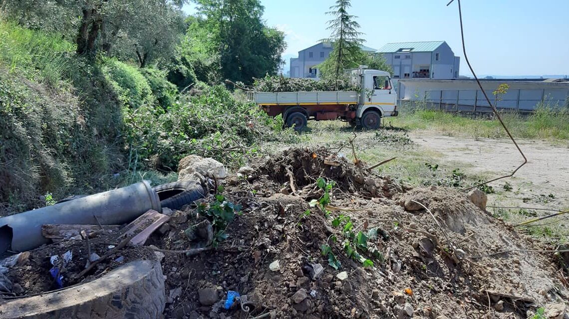 AMELIA, INIZIATI LAVORI RIPULITURA E BONIFICA AREA ADIACENTE EX CANTIERE VARIANTE 205 AMERINA