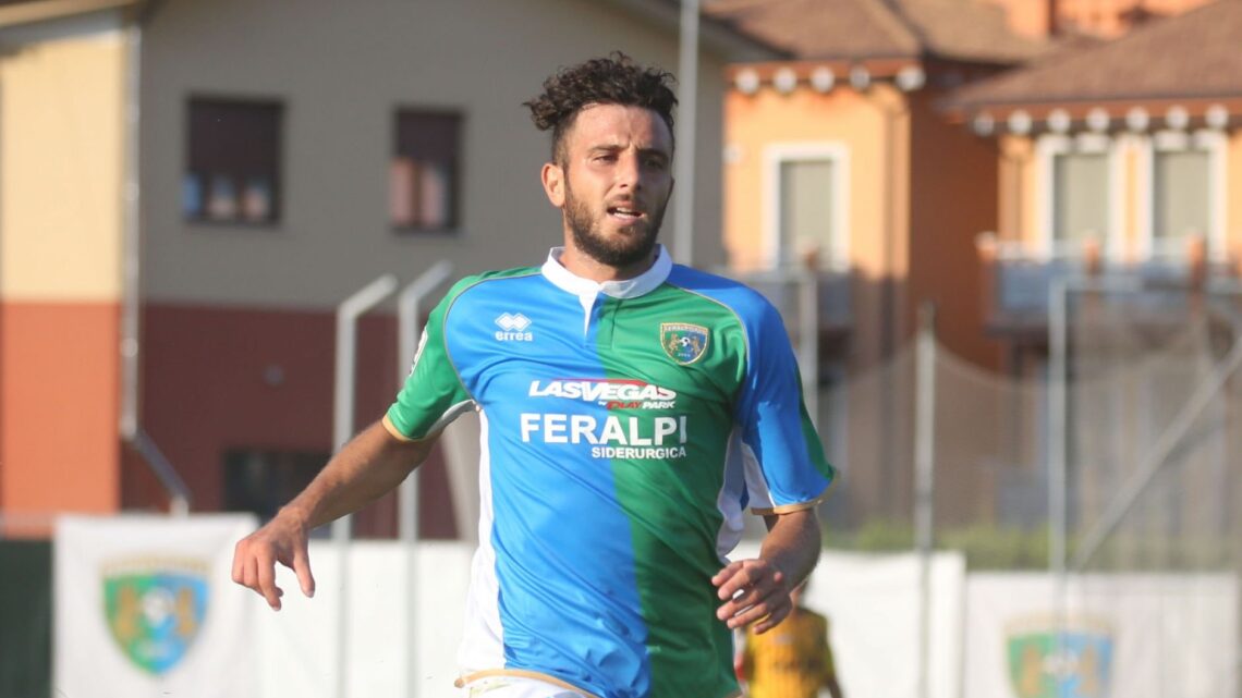 ANDREA BRACALETTI IN MAGLIA BIANCOROSSA