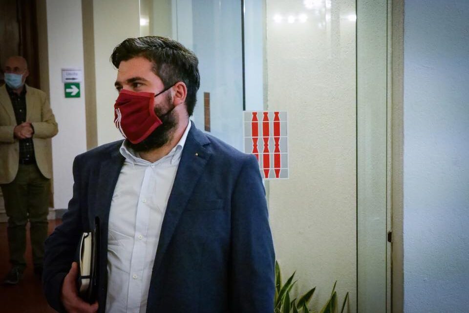 SANITÀ: “ACCESSO DEI PADRI IN SALA PARTO A TERNI, GARANTITO RISPETTO E DIGNITÀ ALLE PARTORIENTI” – NOTA DI DE LUCA (M5S)