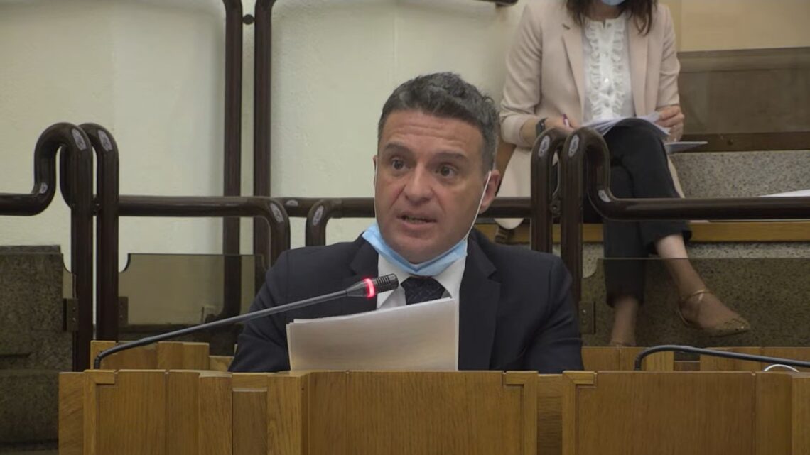 CORONAVIRUS: “AZIONI, INTERVENTI E PROVVEDIMENTI PER GARANTIRE LA RIAPERTURA DELLE SCUOLE DA GENNAIO IN PRESENZA E IN SICUREZZA” – FORA (PATTO CIVICO) ANNUNCIA INTERROGAZIONE
