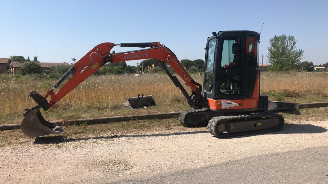 PARTITO DA CAMPO GRANDE IL PIANO STRADE 3 UN INVESTIMENTO DI UN MILIONE E MEZZO LAVORI AD ASSISI CAPOLUOGO E IN 11 FRAZIONI IN TRE ANNI STANZIATI 3 MILIONI