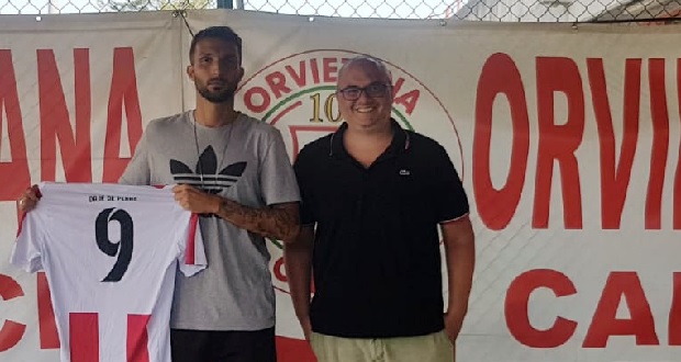 BOMBER REGIS ALL’ORVIETANA: LA FOTO UFFICIALE