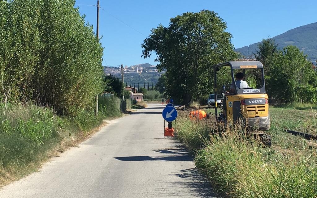 RIQUALIFICAZIONE PUBBLICA ILLUMINAZIONE:  PARTITI I LAVORI  PER 600 MILA EURO  AD ASSISI CENTRO E NELLE FRAZIONI  SI INIZIA CON 85 MILA EURO PER CASTELNUOVO