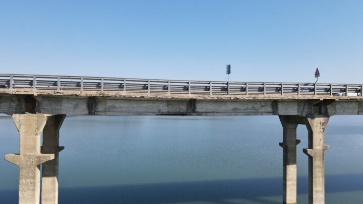 RIAPERTO STAMATTINA AL TRAFFICO LEGGERO IL PONTE SUL LAGO DI CORBARA. CON SENSO UNICO ALTERNATO PER AUTOVETTURE E VEICOLI FINO A 3,5 T