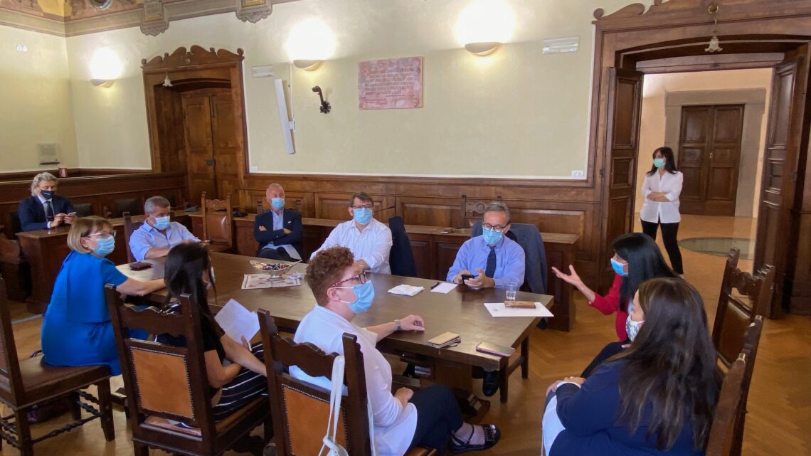 RISPOSTA POSITIVA ALL’APPELLO LANCIATO DAL SINDACO PROIETTI  I PARLAMENTARI UMBRI ASSICURANO:  “PRESENTEREMO GLI EMENDAMENTI  PER FAR INSERIRE ASSISI TRA LE CITTA’ TURISTICHE  CHE BENEFICERANNO DI CONTRIBUTI”