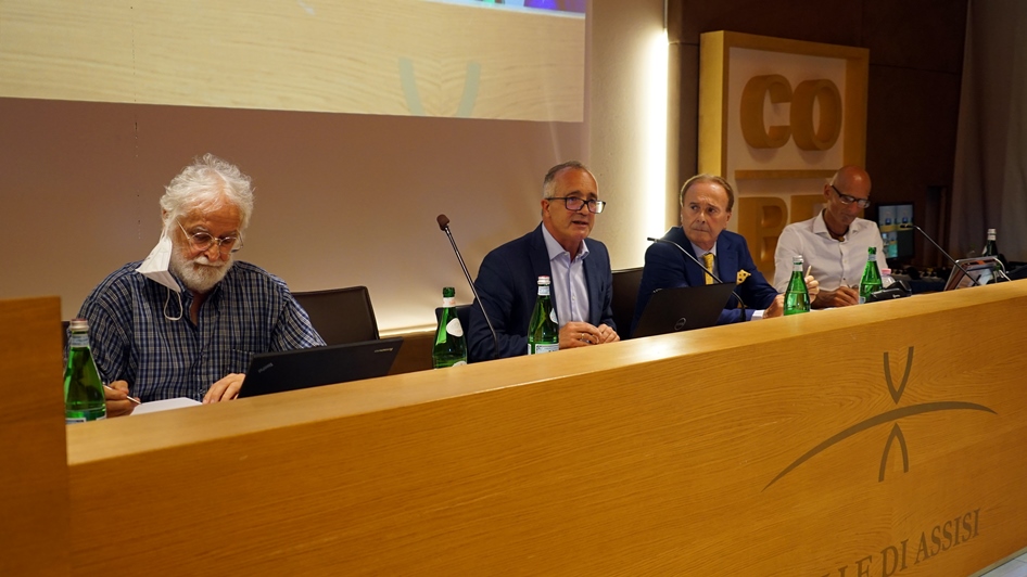 PERICOLO ELETTROSMOG: STUDIOSI AD ASSISI PER SPIEGARE COME EVITARLO