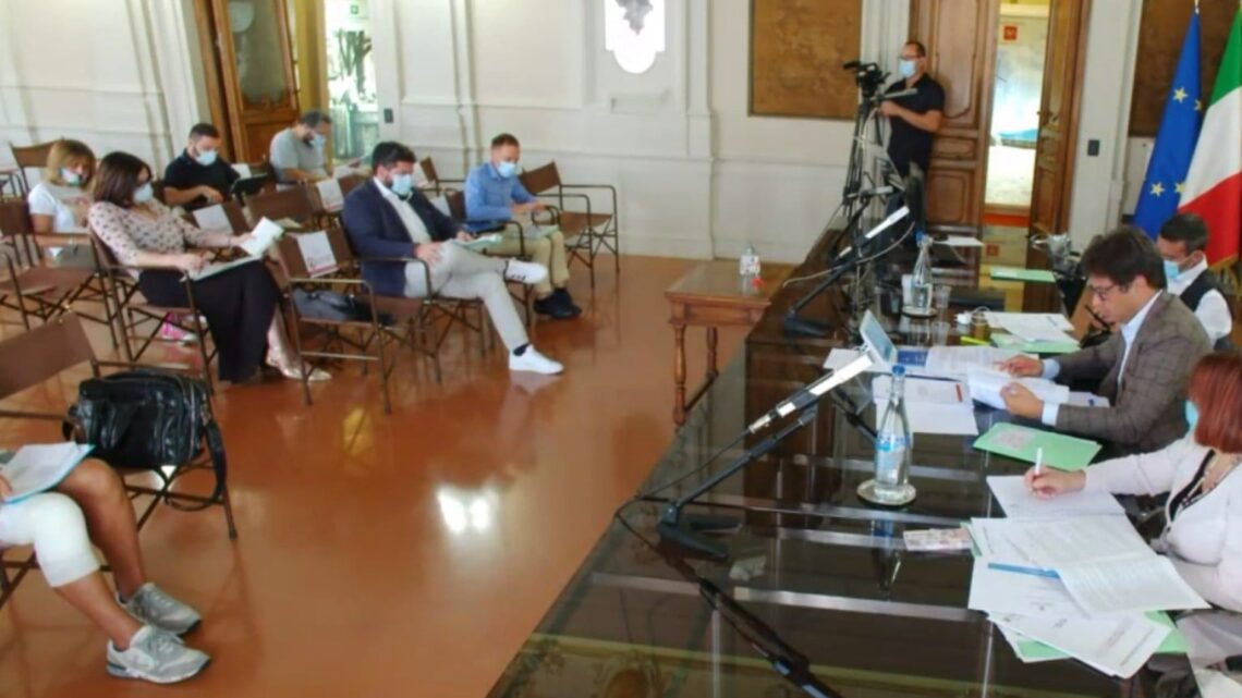 RIFORME: GIUSTIFICAZIONE E SANZIONI PER LE ASSENZE, DIMISSIONI DEI CONSIGLIERI, DIRITTO DI ACCESSO AI DOCUMENTI E SESSIONI TELEMATICHE – I LAVORI DELLA COMMISSIONE STATUTO