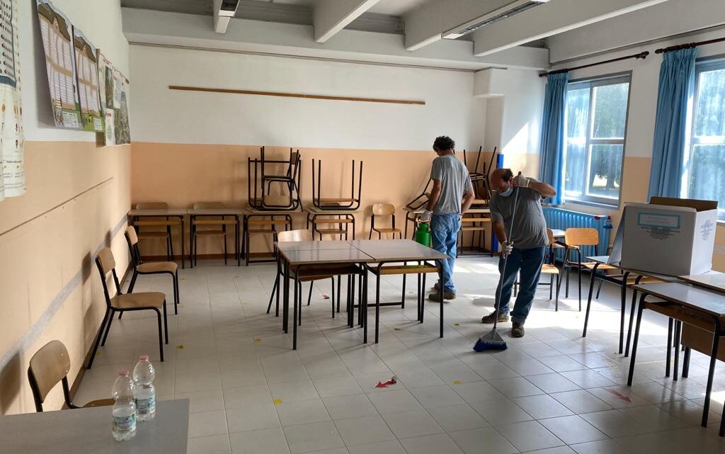 IGIENIZZATE PER TRE VOLTE TUTTE LE SCUOLE  CHE HANNO OSPITATO I SEGGI ELETTORALI