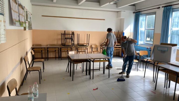 IGIENIZZATE PER TRE VOLTE TUTTE LE SCUOLE  CHE HANNO OSPITATO I SEGGI ELETTORALI