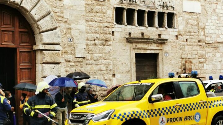 NARNI, PREMIATI CARABINIERI E VOLONTARI PROCIV-ARCI PER SVENTATO SUICIDIO E PRESENTATA COLONNA MOTORIZZATA PROTEZIONE CIVILE