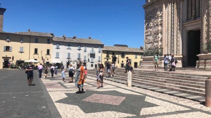 INFLAZIONE: PREZZI ANCORA TROPPO ALTI. LE RICADUTE PER LE FAMIGLIE AMMONTANO A 1.907,20 EURO. L’IMPATTO È PIÙ PESANTE PER LE FAMIGLIE CON BASSI REDDITI.  