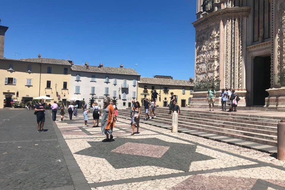 INFLAZIONE: PREZZI ANCORA TROPPO ALTI. LE RICADUTE PER LE FAMIGLIE AMMONTANO A 1.907,20 EURO. L’IMPATTO È PIÙ PESANTE PER LE FAMIGLIE CON BASSI REDDITI.  