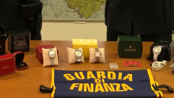 TUTELA DEL MADE IN ITALY: SEQUESTRO DI CIRCA 12.000 ARTICOLI“NON SICURI” E “CONTRAFFATTI”.