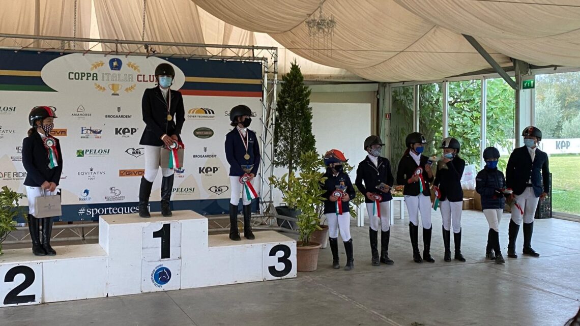 EQUITAZIONE, L’UMBRIA CONQUISTA 17 MEDAGLIE ALLA COPPA ITALIA CLUB DI AREZZO