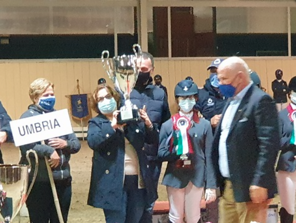 EQUITAZIONE, NEL DRESSAGE L’UMBRIA SUL GRADINO PIÙ ALTO DEL PODIO