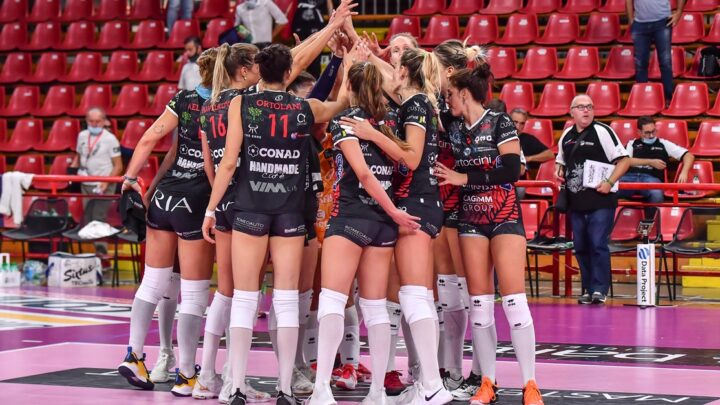 IL PALABARTON RIAPRE AI TIFOSI DELLA BARTOCCCINI FORTINFISSI PERUGIA: SI GIOCA CONTRO CUNEO