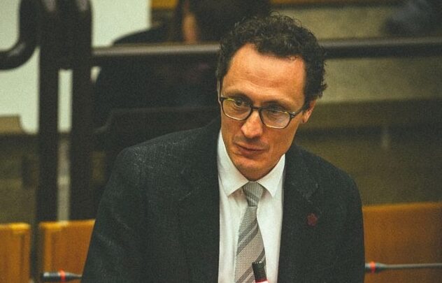 “PENDOLARI E VIAGGIATORI UMBRI SUBISCONO FORTI DISAGI PER I LAVORI SUI BINARI. LA GIUNTA REGIONALE PRENDA POSIZIONE” 