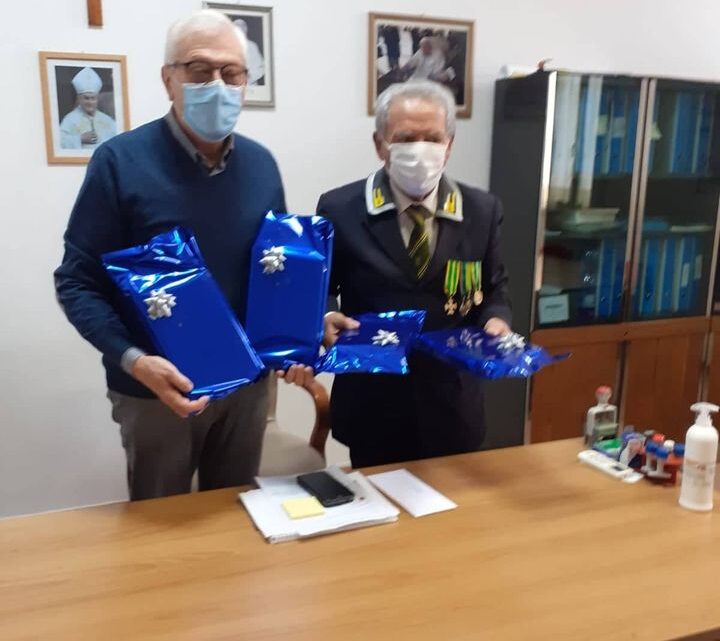 EMERGENZA COVID E SOLIDARIETÀ   LE FIAMME GIALLE DONANO QUATTRO TABLET PER LA DIDATTICA A DISTANZA
