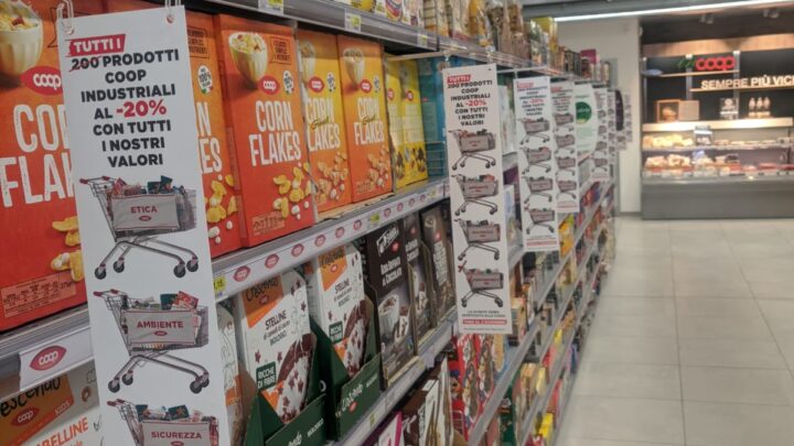 COOP- AL VIA CAMPAGNA DI SENSIBILIZZAZIONE SU APP IMMUNI NELLA RETE VENDITA COOP E SUPERCONTI. SIGLATO PROTOCOLLO DI INTESA CON MINISTERO DELLA SALUTE. “IN QUESTO PERIODO COSÌ DIFFICILE METTIAMO A DISPOSIZIONE I PUNTI VENDITA DELLA NOSTRA RETE PER VEICOLARE INFORMAZIONI VOLTE A CONTRASTARE LA PANDEMIA”.
