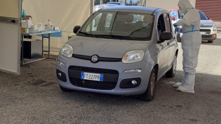 PRESSO AREA ANTISTANTE OSPEDALE “SANTA MARIA DELLA STELLA” DI ORVIETO NUOVA POSTAZIONE “DRIVE THROUGH” PER TAMPONI RINOFARINGEI A SERVIZIO UTENTI COMPRENSORIO