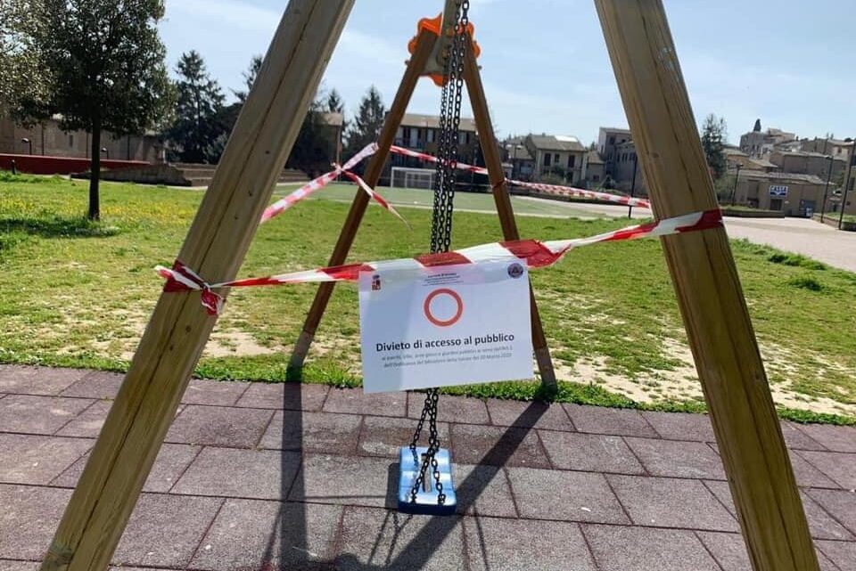 CORONAVIRUS: DAL 10 NOVEMBRE CHIUSE AREE GIOCO PER BAMBINI ALL’INTERNO DI TUTTI I GIARDINI PUBBLICI COMUNALI