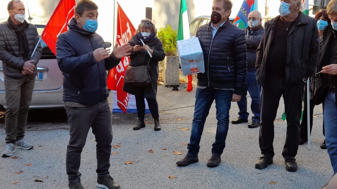 «1800 FIRME PER IL NOSTRO DIRITTO ALLA SALUTE»: SINDACATI IN PIAZZA A NARNI