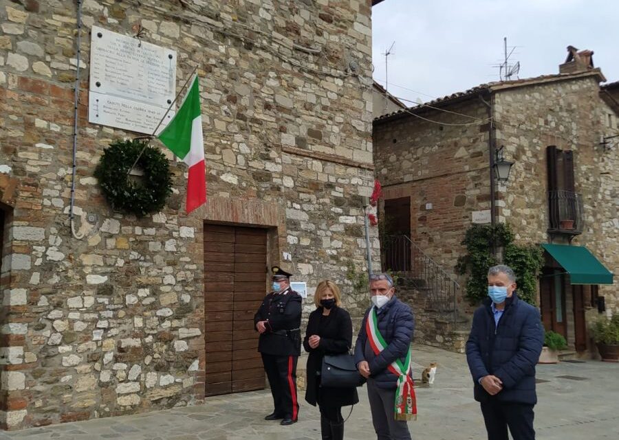 SAN VENANZO, GIORNATA DELLA MEMORIA, STUDENTI LEGGONO BRANI, MARINELLI: “LOTTA SENZA QUARTIERE CONTRO RAZZISMO”