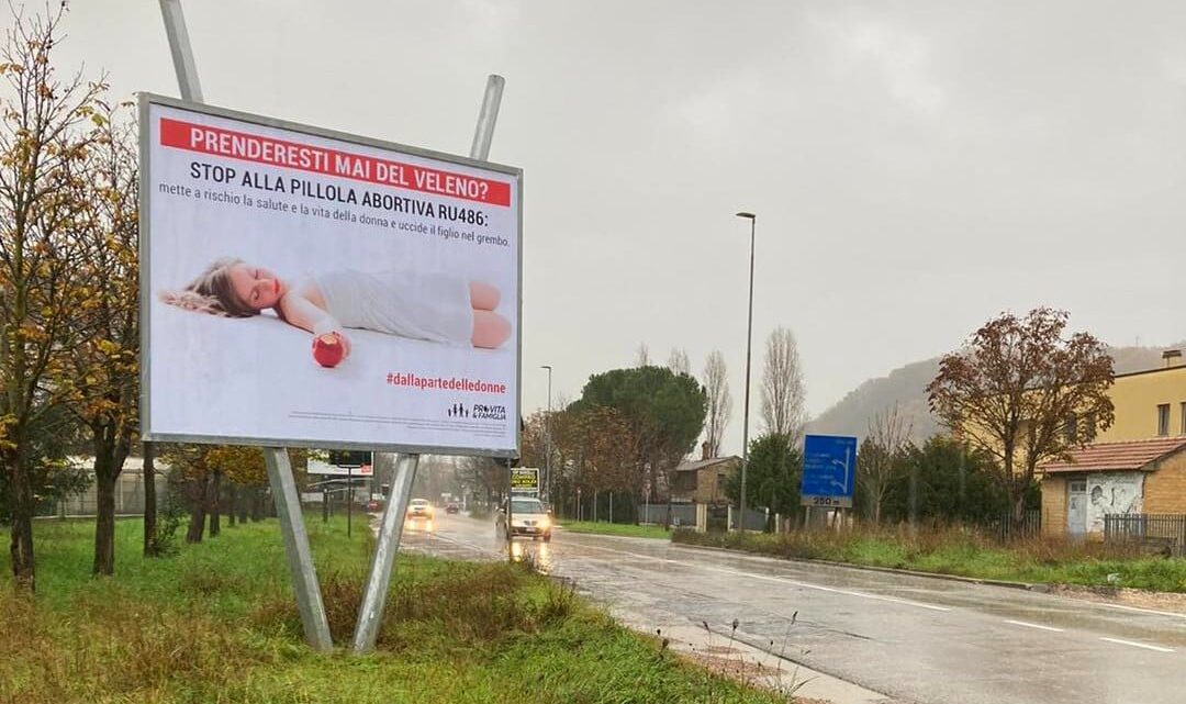 MANIFESTI ANTI RU486: “SERVE IMMEDIATA RIMOZIONE, È OPERAZIONE VERGOGNOSA E OSCURANTISTA” – NOTA DI BORI (PD)