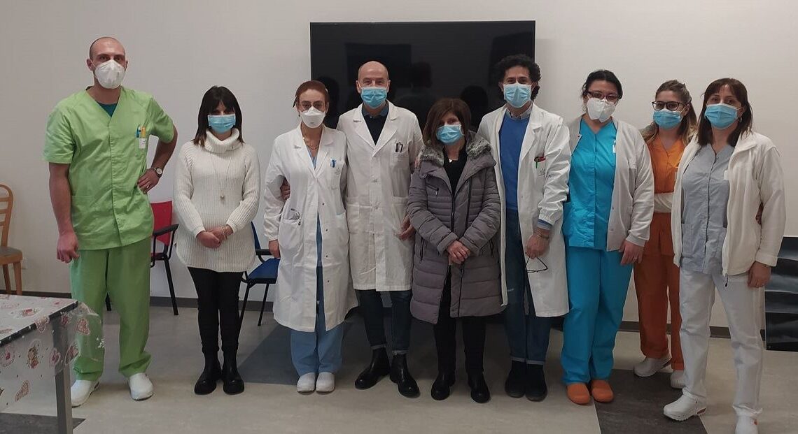 OSPEDALE DI CASCIA, DALLA FAMIGLIA GAROFOLI RINGRAZIAMENTI AL PERSONALE E UNA DONAZIONE PER LA STRUTTURA DI RIABILITAZIONE INTENSIVA