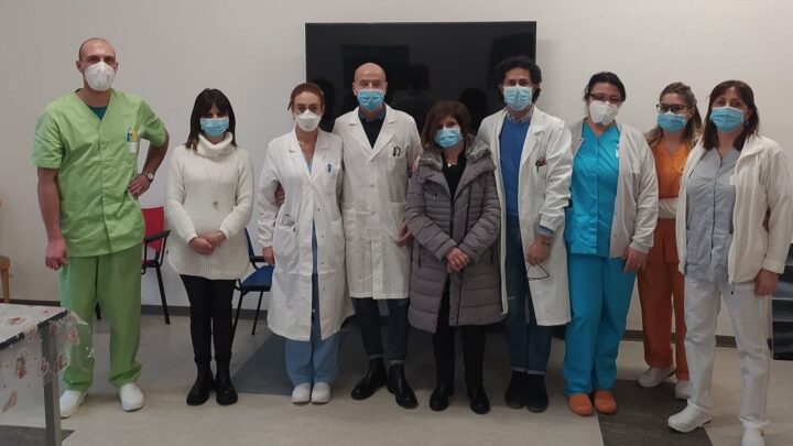 OSPEDALE DI CASCIA, DALLA FAMIGLIA GAROFOLI RINGRAZIAMENTI AL PERSONALE E UNA DONAZIONE PER LA STRUTTURA DI RIABILITAZIONE INTENSIVA
