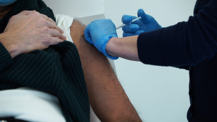 VACCINAZIONE ANTI COVID-19, MERCOLEDÌ 10 GENNAIO NUOVA APERTURA STRAORDINARIA DEI CENTRI VACCINALI REGIONALI