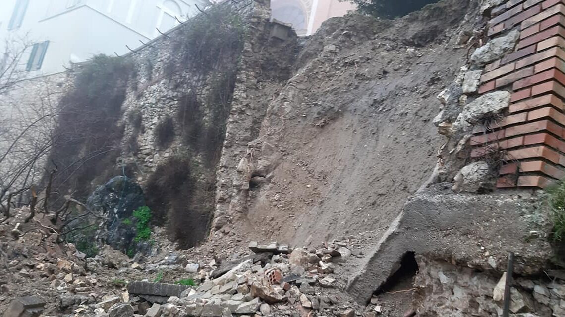 AMELIA, CROLLO MURO BELVEDERE DUOMO, ASSESSORE PROIETTI SCORSONI: “AREA INTERDETTA MA NESSUN PROBLEMA PERCORRIBILITÀ STRADA