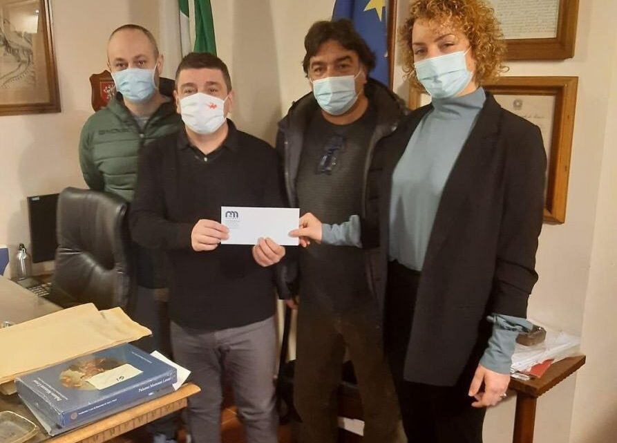 NARNI, COMUNE RICEVE DONAZIONE DA DIPENDENTI GRANDE MECCANICA PER PROGETTO “DISPENSE SOLIDALI”