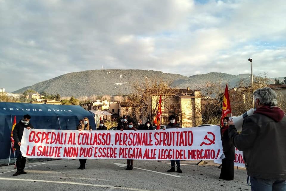 PER LA SANITÀ PUBBLICA, AL FIANCO DEI LAVORATORI PER SUPERARE IL FALLIMENTO DELL’AZIENDALIZZAZIONE. PREVENZIONE, SANITÀ TERRITORIALE E POTENZIAMENTO DEGLI ORGANICI CONTRO LA PANDEMIA, PER UN RITORNO ALLA PIENA FUNZIONALITÀ DEI COVID HOSPITAL A FINE EMERGENZA 
