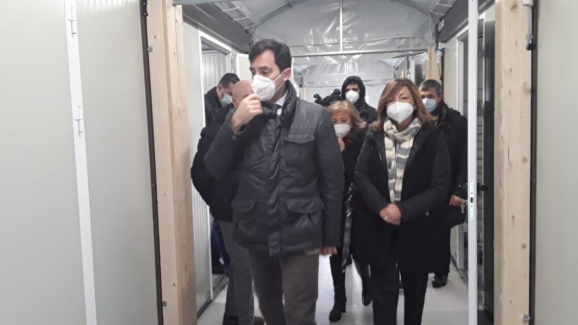 CORONAVIRUS, PRESIDENTE TESEI VISITA OSPEDALE DA CAMPO DI PROPRIETÀ DELLA REGIONE E AMBULATORIO VACCINI OSPEDALE PERUGIA