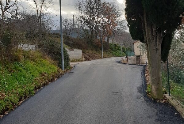  PROSEGUE IL PIANO STRADE 3 UN INVESTIMENTO DI UN MILIONE E MEZZO LAVORI EFFETTUATI A CAPODACQUA, OGGI INIZIANO A SAN VITALE IN TRE ANNI STANZIATI BEN 3 MILIONI