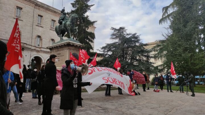 PROVINCIA DI PERUGIA RECORD GIORNI IN DAD, GLI STUDENTI PRETENDONO INVESTIMENTI PER RIAPERTURA