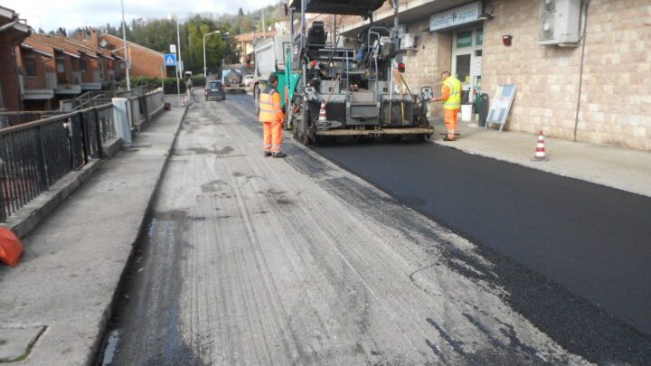 LAVORI DI ASFALTATURA NELLA ZONA IVANCICH E NELLE FRAZIONI