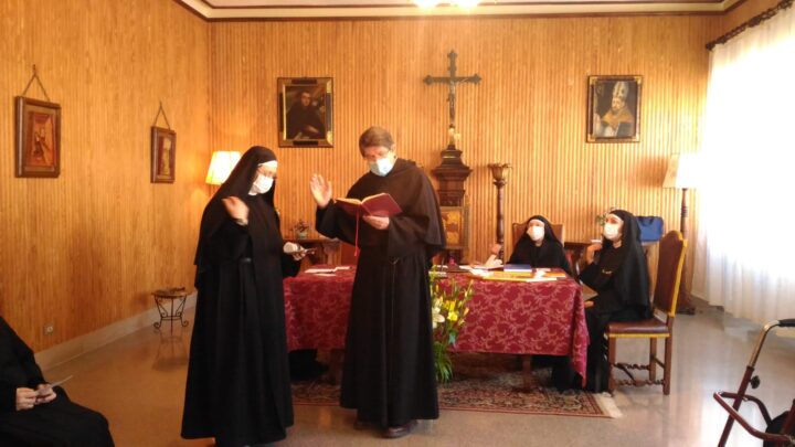 SUOR MARIA ROSA BERNARDINIS RICONFERMATA PRIORA DEL MONASTERO SANTA RITA DA CASCIA  LANCIA UN MESSAGGIO NEL NOME DELLA FRATELLANZA  “SUI PASSI DI SANTA RITA, CONTINUIAMO A SERVIRE IL SIGNORE NEI TANTI PROSSIMI CHE CI CIRCONDANO”