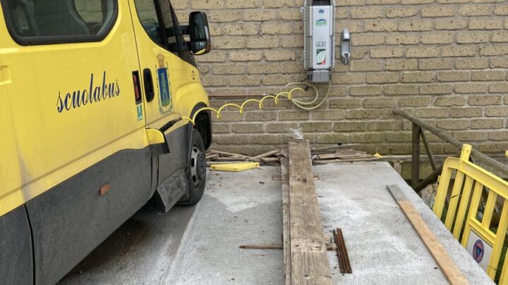 PARRANO, ATTIVATI NUOVI SCUOLABUS A METANO CON MONTEGABBIONE E MONTELEONE DI ORVIETO, FILIPPETTI: “MEZZI ALL’AVANGUARDIA E RISPARMIO DI OLTRE 30 PER CENTO SU COSTO RIFORNIMENTI”