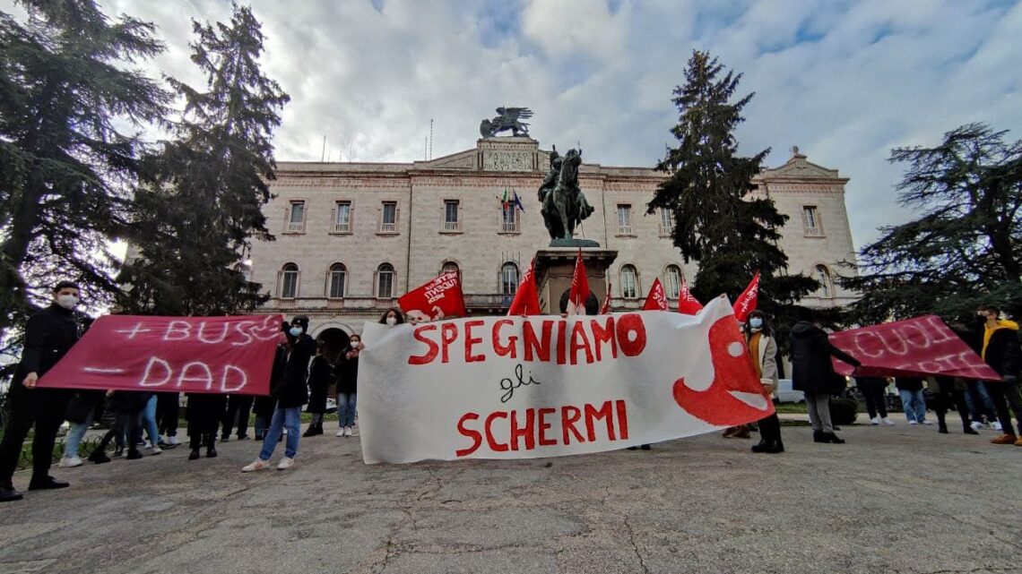 UNA SCUOLA APERTA E SICURA, SUBITO!