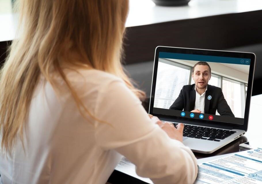 LO SPORTELLO A CASA TUA: NASCE IL NUOVO SERVIZIO DIGITALE I CLIENTI AVRANNO LA POSSIBILITÀ DI EFFETTUARE COMODAMENTE TUTTE LE OPERAZIONI RICHIESTE TRAMITE VIDEOCHIAMATA CON UN OPERATORE