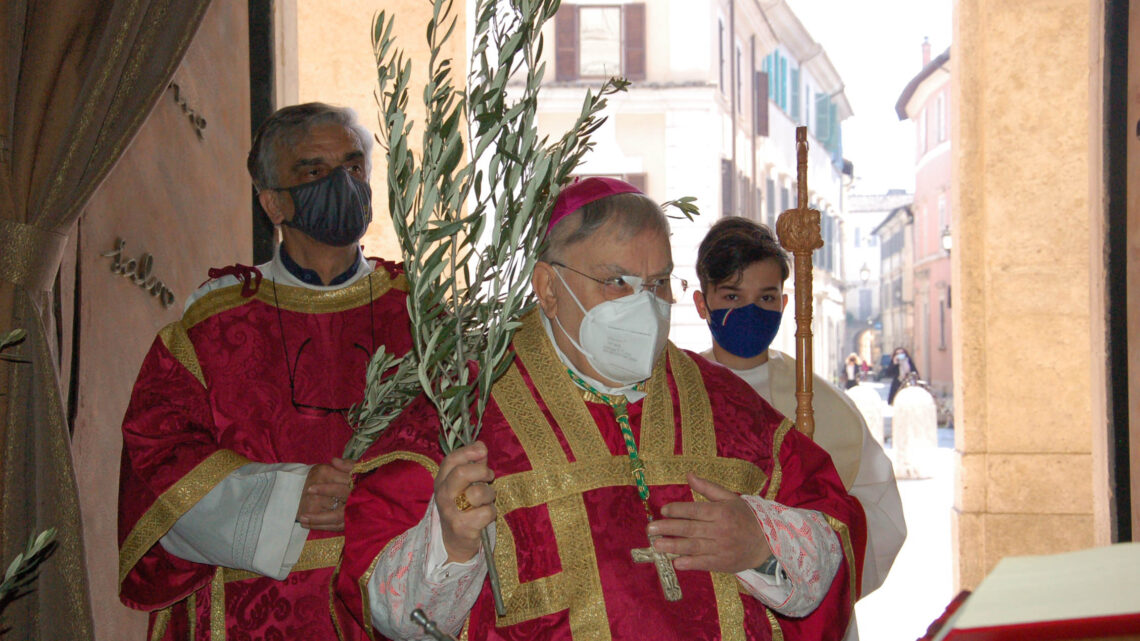 DOMENICA DELLE PALME NELLA CATTEDRALE DI TERNI – MONS.PIEMONTESE: “NELLA FEDE E ADESIONE A CRISTO VIENE LA SPERANZA IN UNA RINASCITA PER IL SUPERAMENTO DELLE DIFFICOLTA’ ATTUALI”