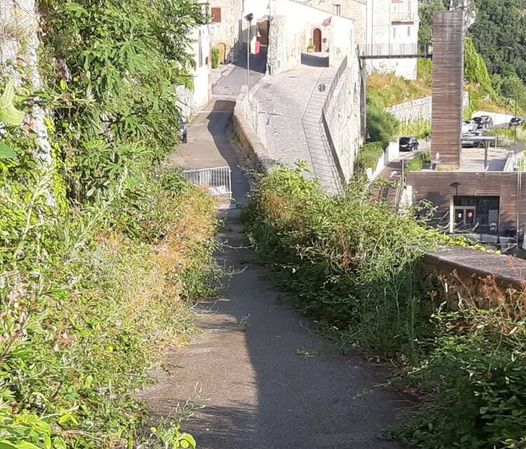 AMELIA, RIAPERTA OGGI VIA DELLE MURA: SARÀ PEDONABILE